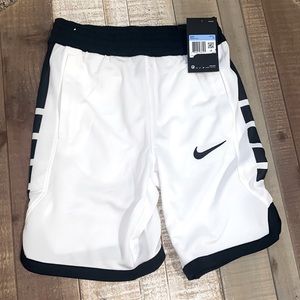 COPY - Nike boys basketball shorts (Nike)(Medium)(white)